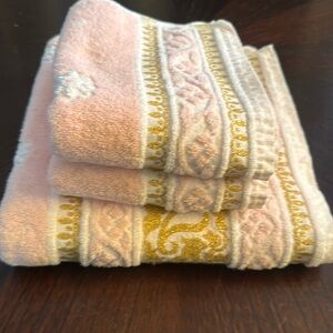 VTG Callaway Regency Pink and Gold Towel Set Gorgeous